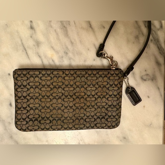 COACH Soho Brown and Black Mini Signature Buckle Wristlet EUC - Picture 10 of 10